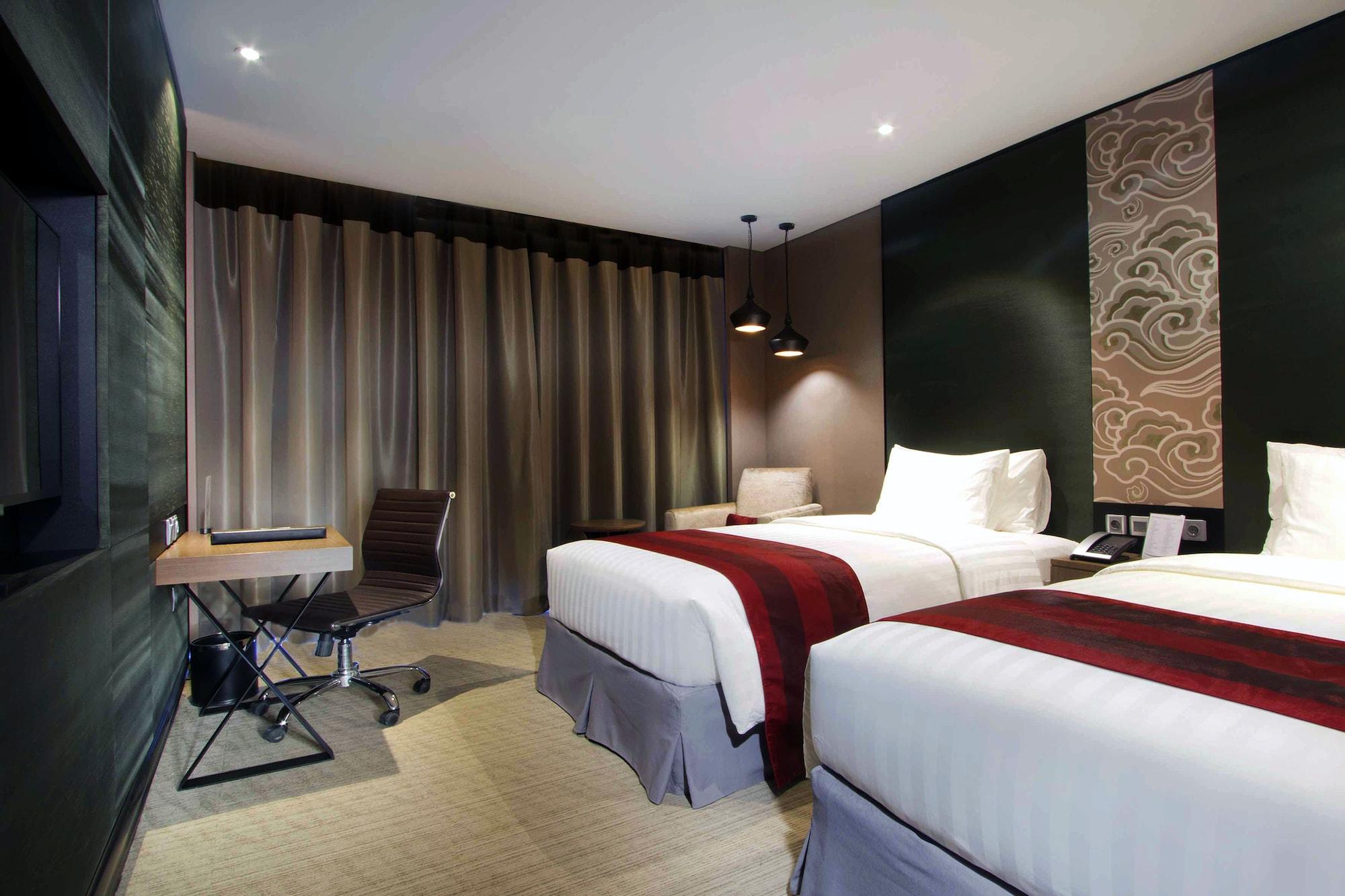 Aston Priority Simatupang Hotel And Conference Center Джакарта Екстериор снимка