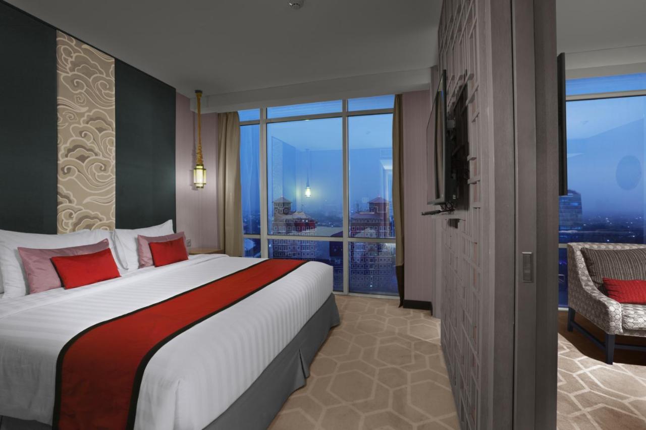 Aston Priority Simatupang Hotel And Conference Center Джакарта Екстериор снимка