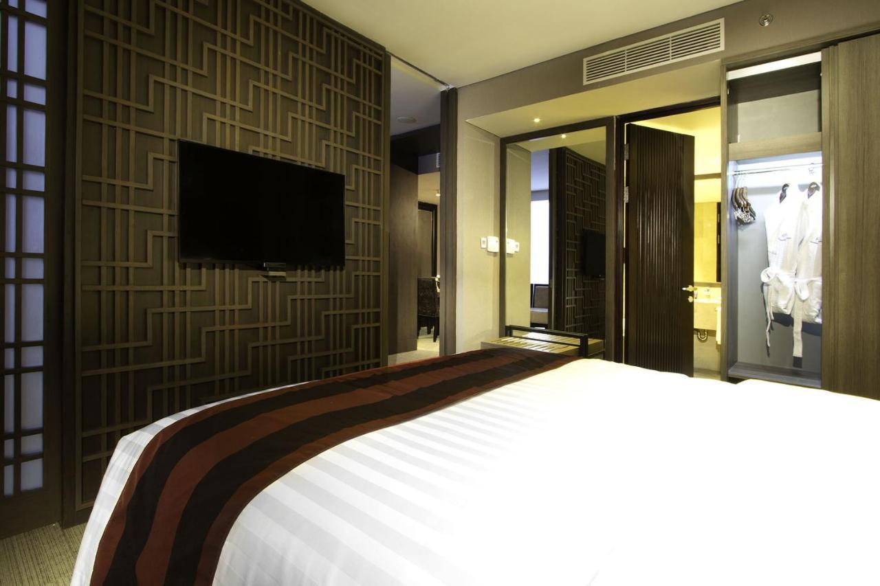 Aston Priority Simatupang Hotel And Conference Center Джакарта Екстериор снимка