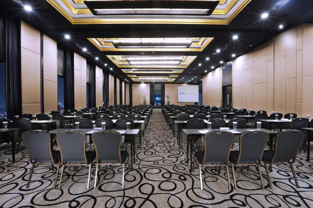 Aston Priority Simatupang Hotel And Conference Center Джакарта Екстериор снимка
